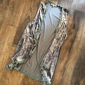 Listicle Velvet Vest